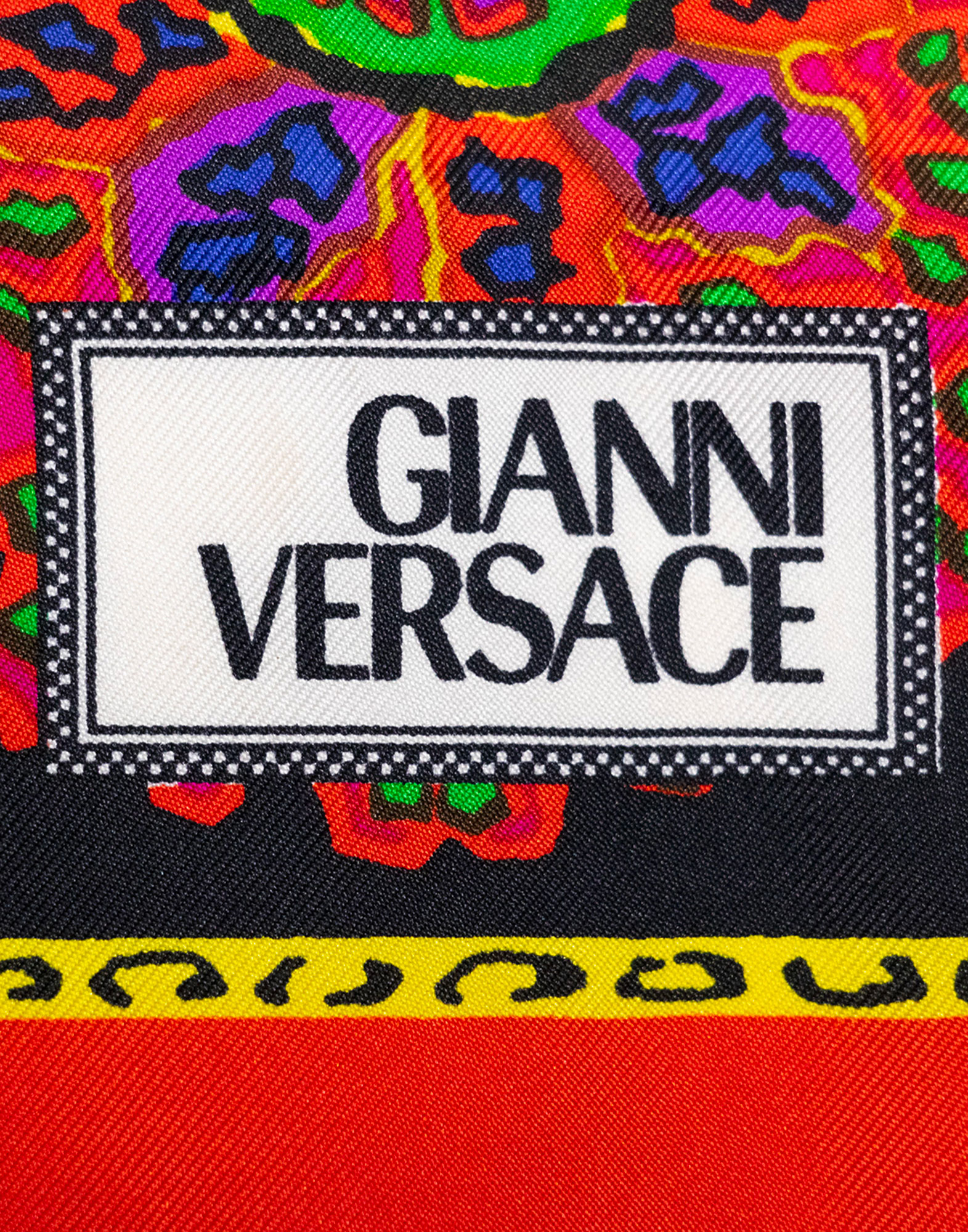 Gianni-Versace---Foulard-in-seta_3