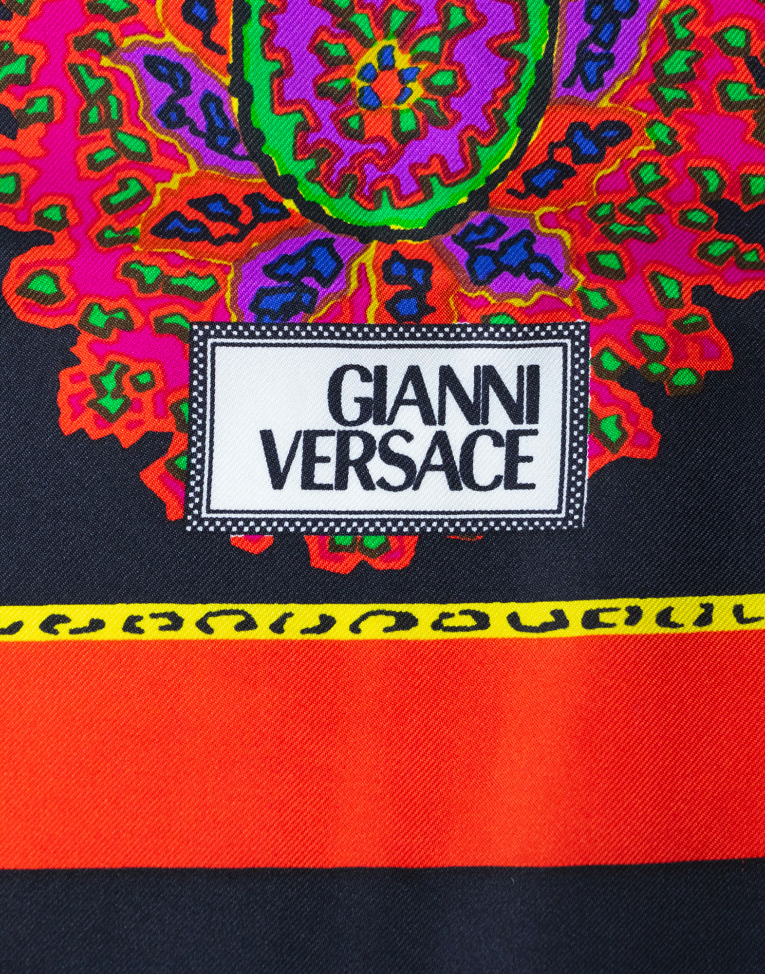 Gianni-Versace---Foulard-in-seta_4