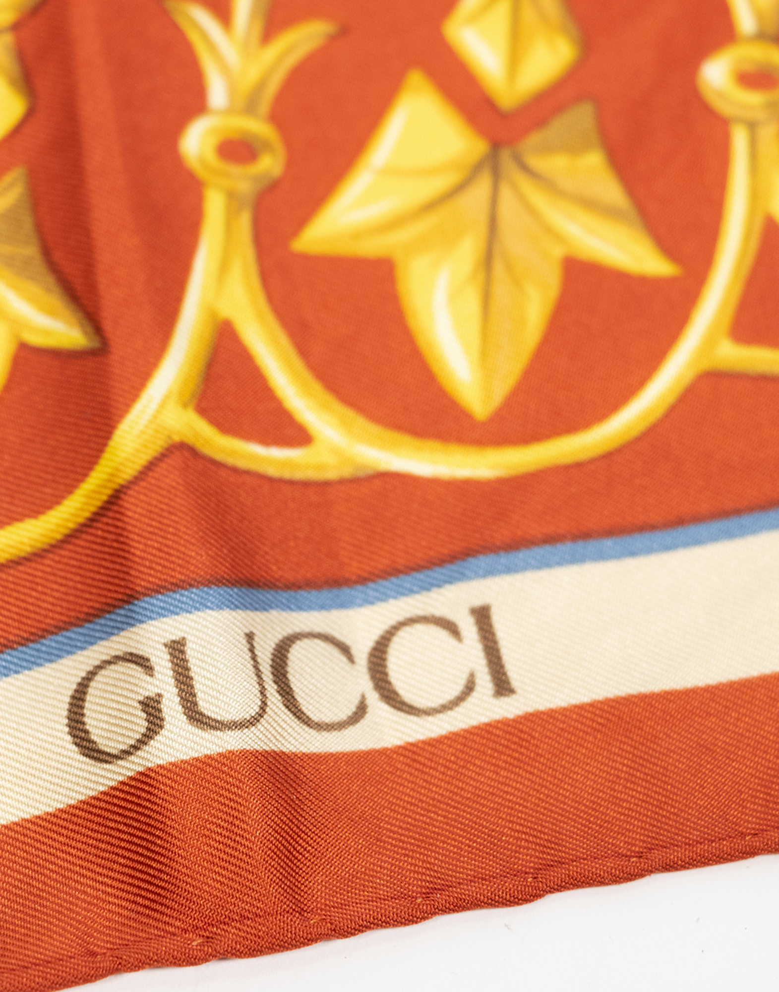 Gucci - Foulard in seta_a4