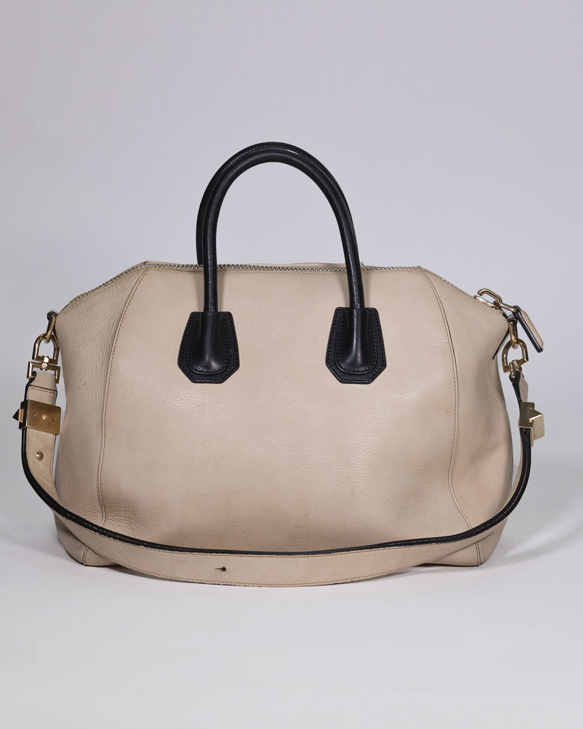 Givenchy - Antigona bag