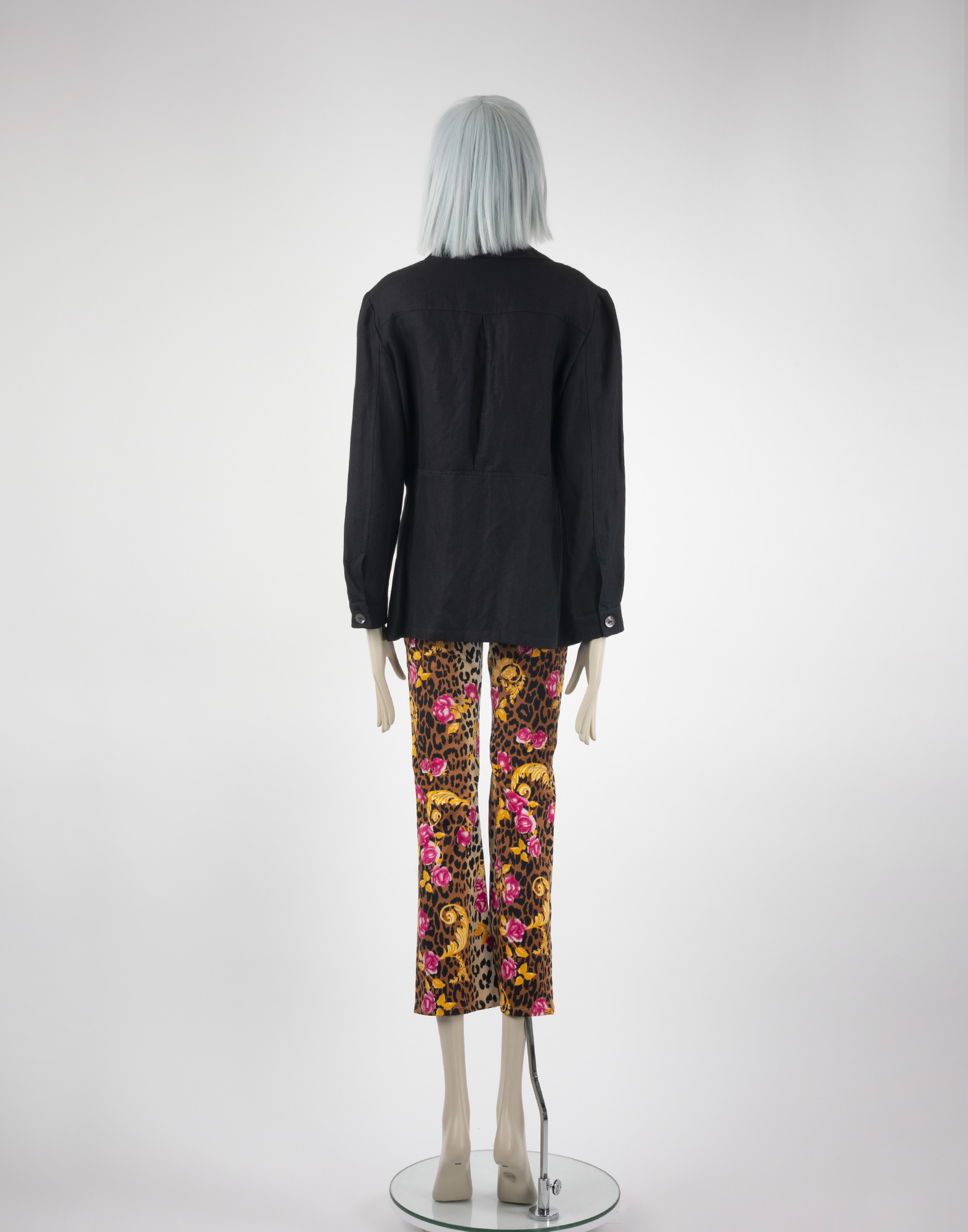 pantaloni versace jeans couture anni 2000 con fantasia barocca