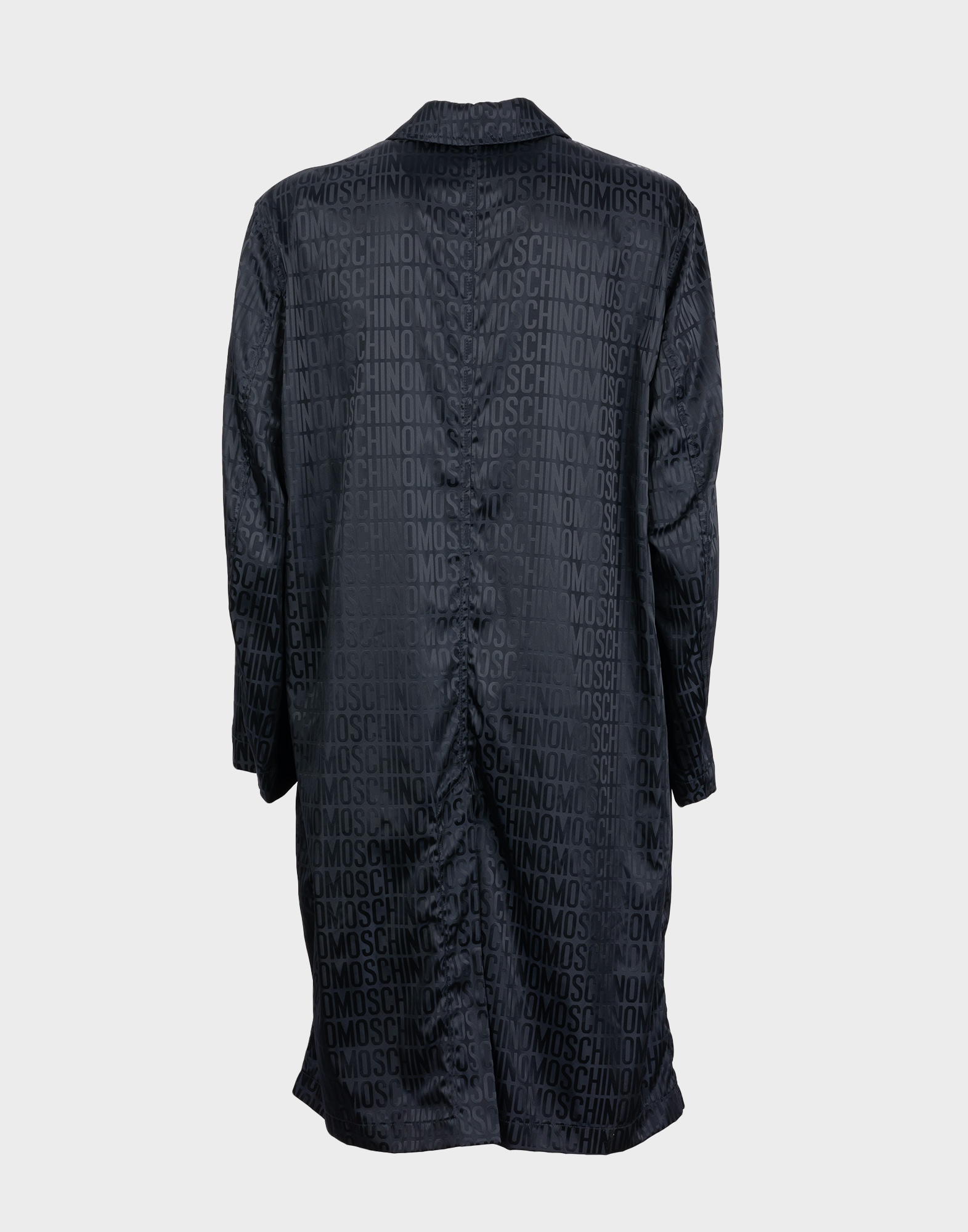 trench blu da uomo in nylon logato all-over con la firma del brand Moschino, chiusura anteriore con bottoni nascosti
