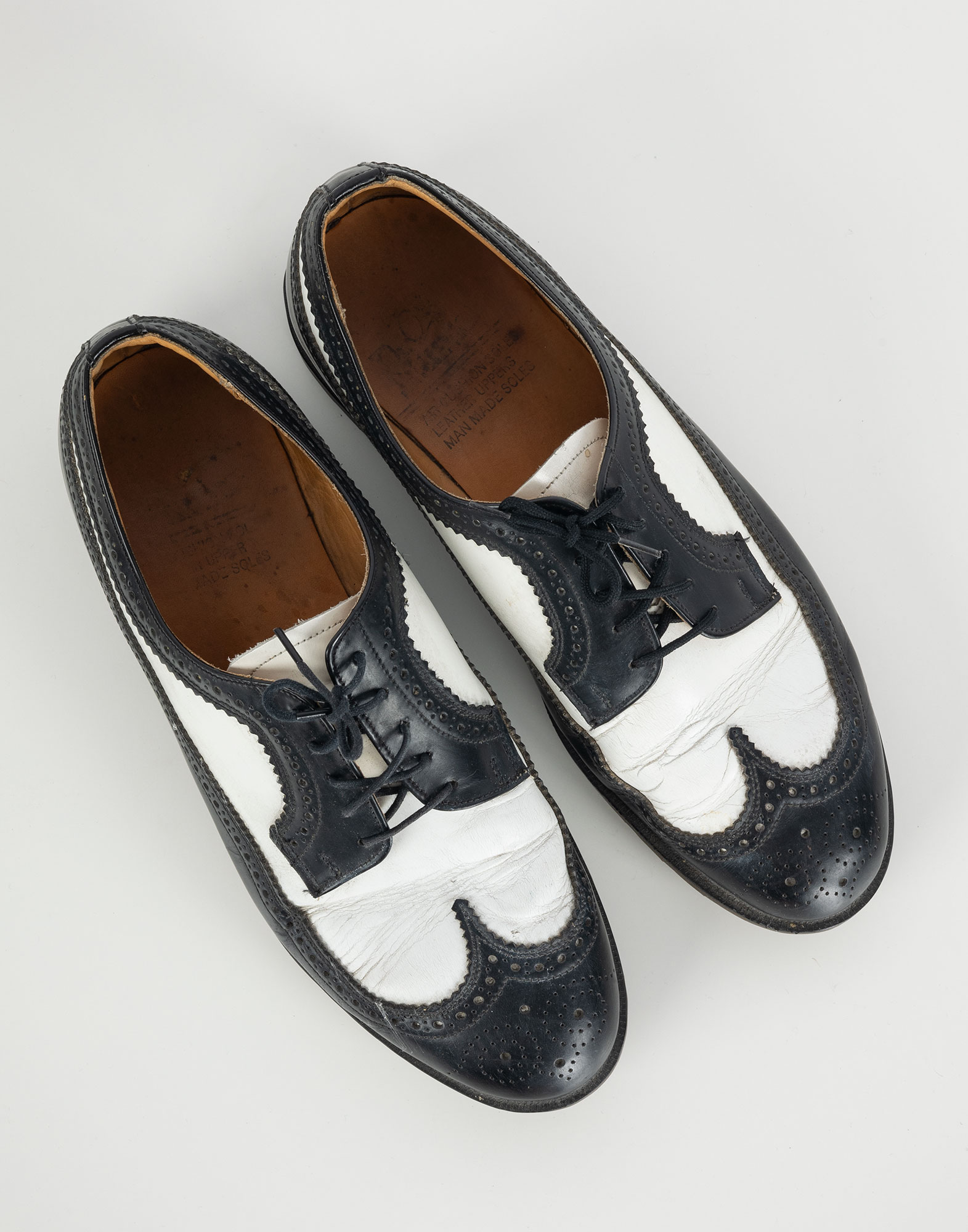 Dr Martens - Scarpe Oxford bianche e nere - immagine 5