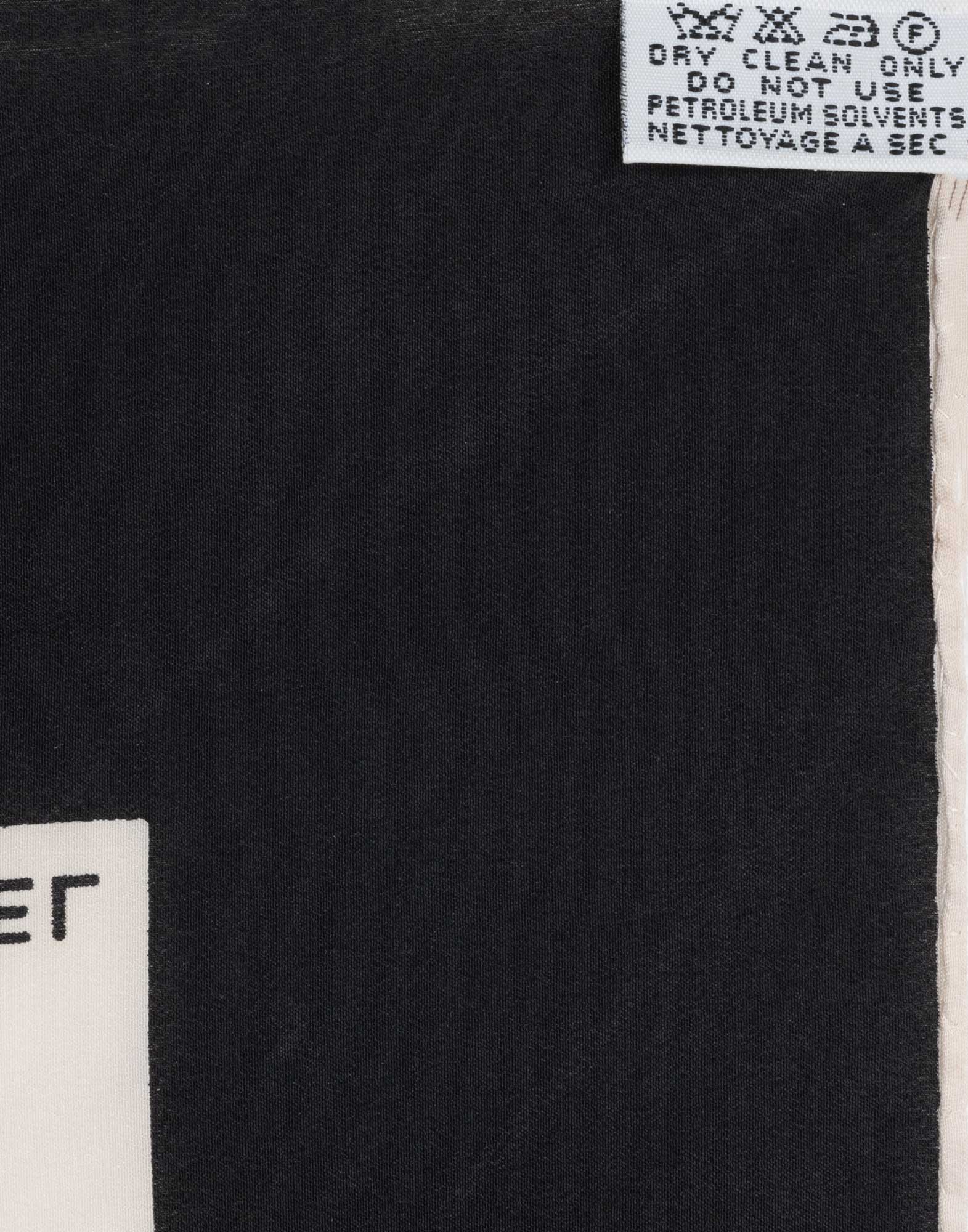Chanel - Foulard geometrico in seta - immagine 6