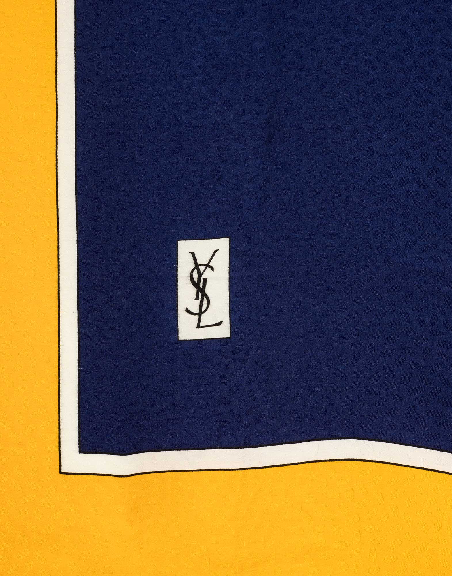 Yves Saint Laurent - Foulard in seta anni '80 - immagine 2