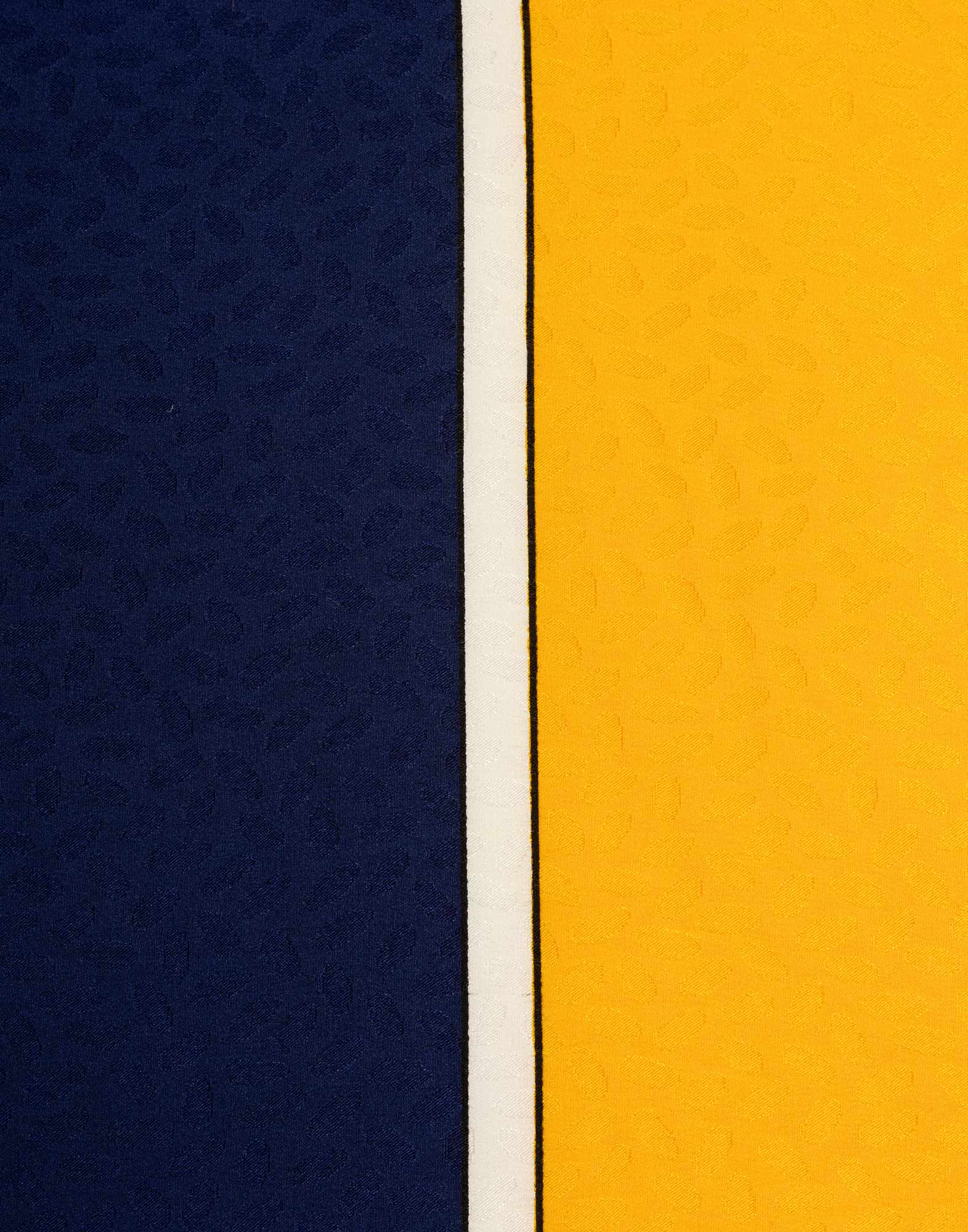 Yves Saint Laurent - Foulard in seta anni '80 - immagine 3