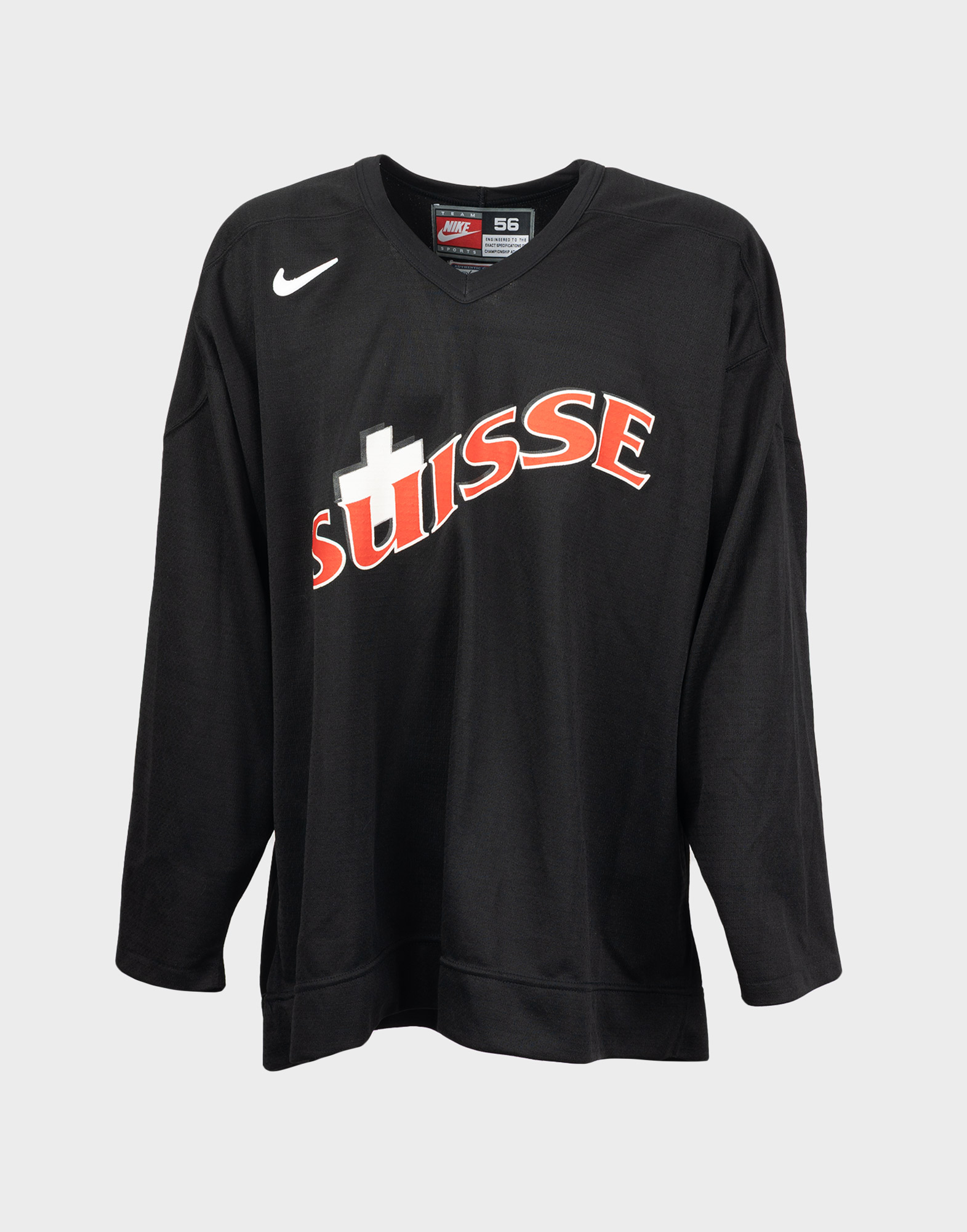 t-shirt nera nike da hockey a maniche lunghe con scritta suisse rossa sul davanti