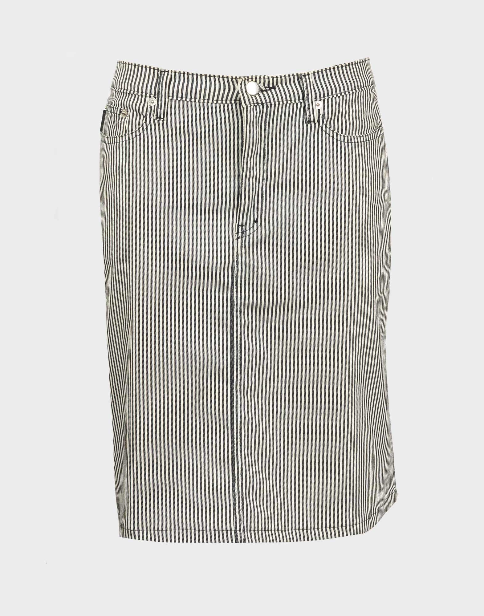straight cotton skirt with black and white vertical stripes, zip and button fastening, two front pockets