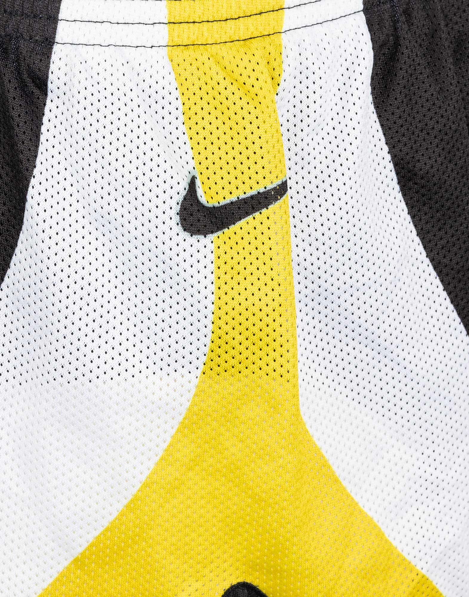 Nike - Shorts with side stripes - Image 3