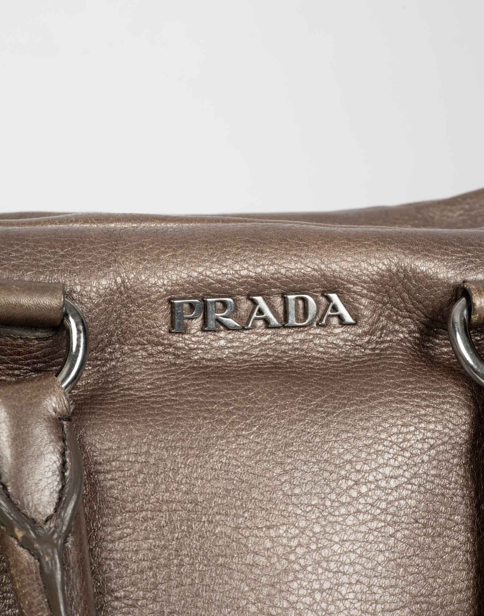Prada - Borsa a spalla in pelle di vitello - immagine 8