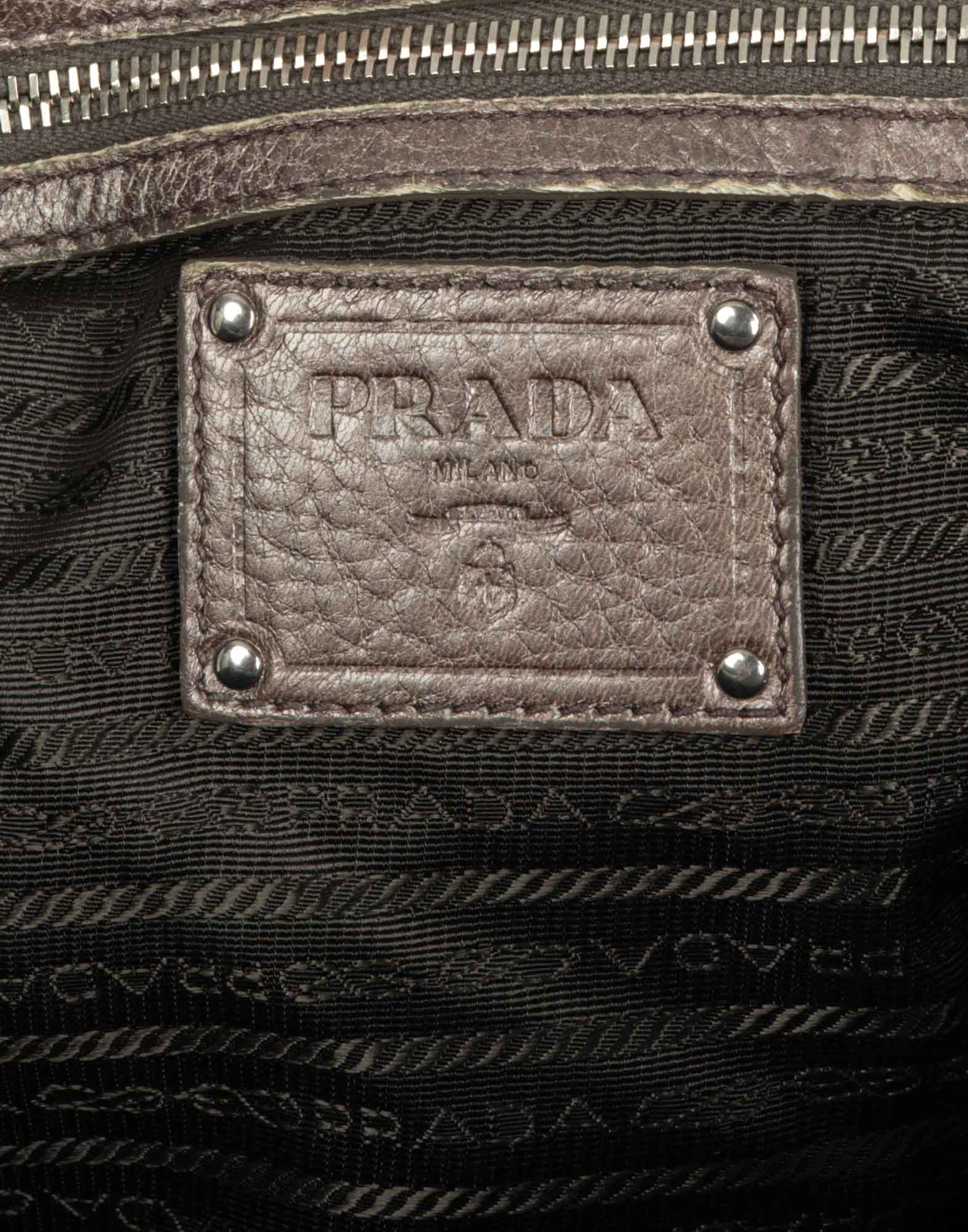 Prada - Borsa a spalla in pelle di vitello - immagine 10