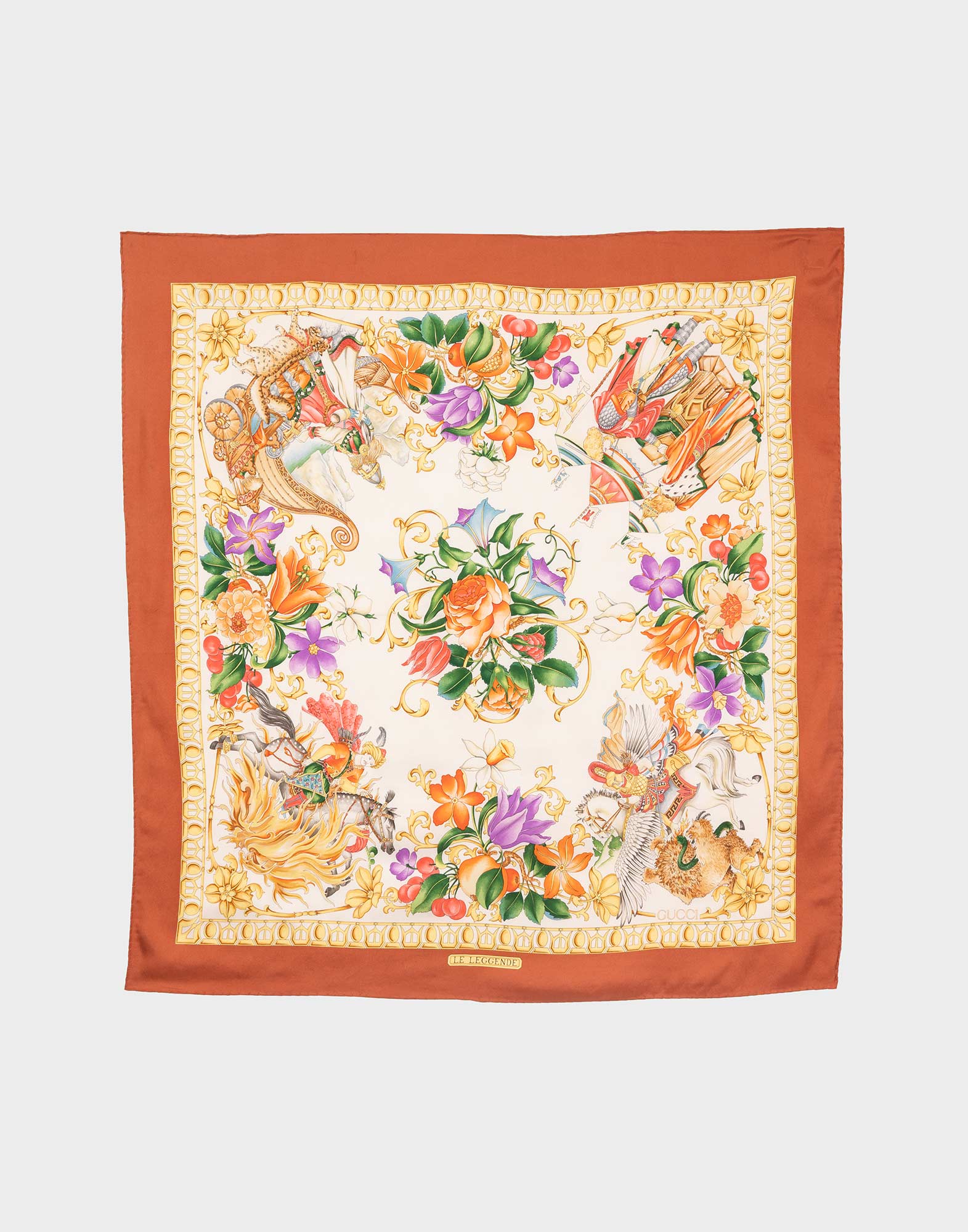foulard quadrato gucci in seta con cornice arancione e fantasia floreale