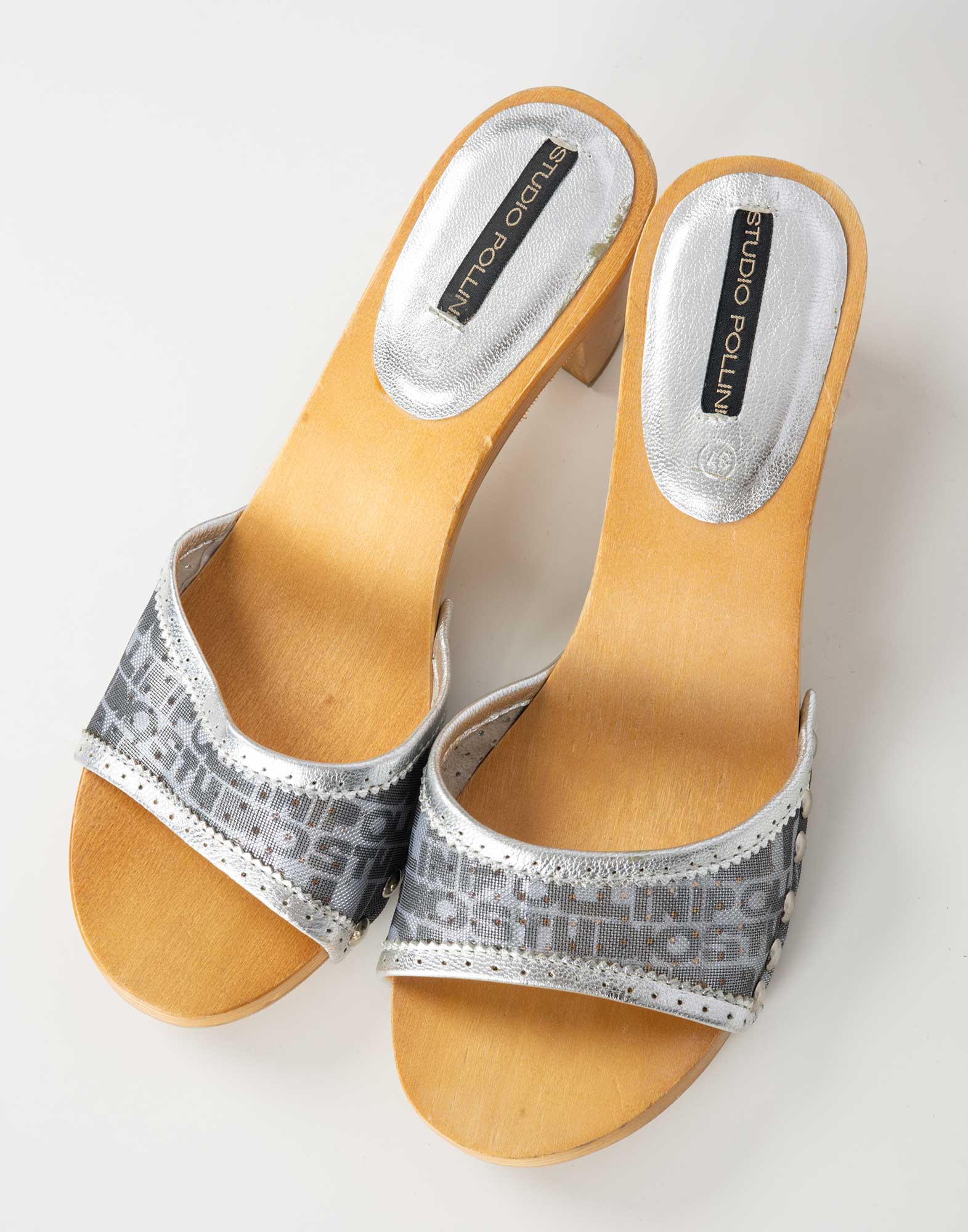 Studio Pollini - Zoccoli in legno con tela argento - immagine 5
