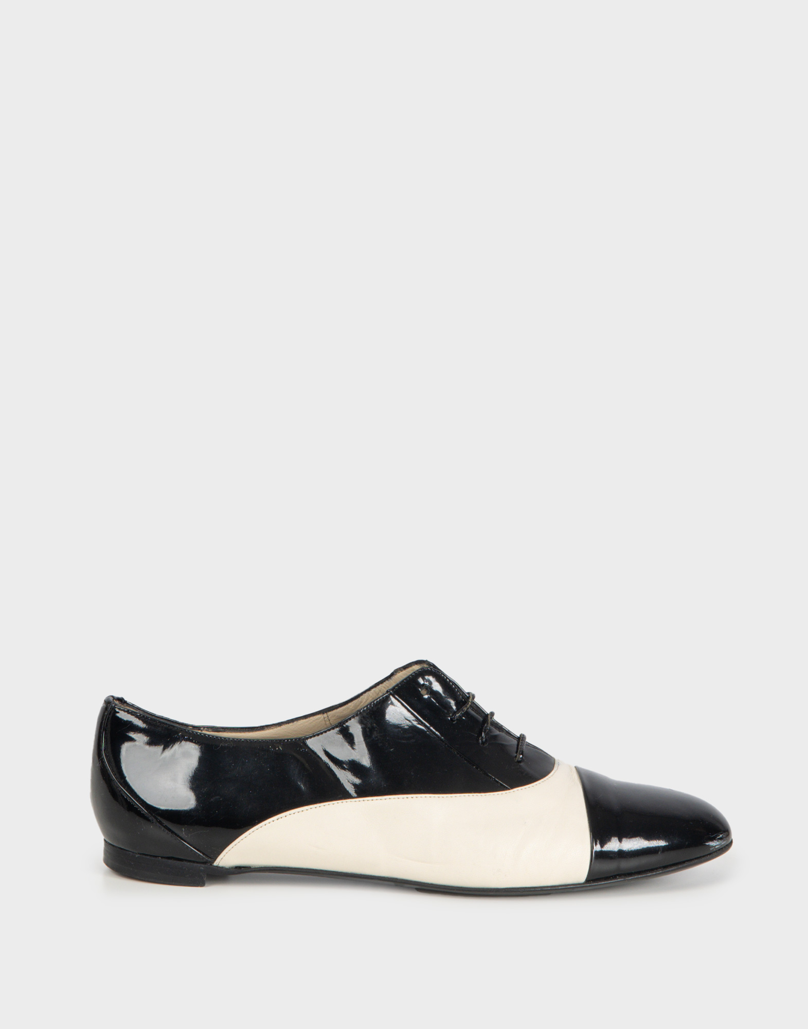 women's two-tone white and black patent leather derby shoes