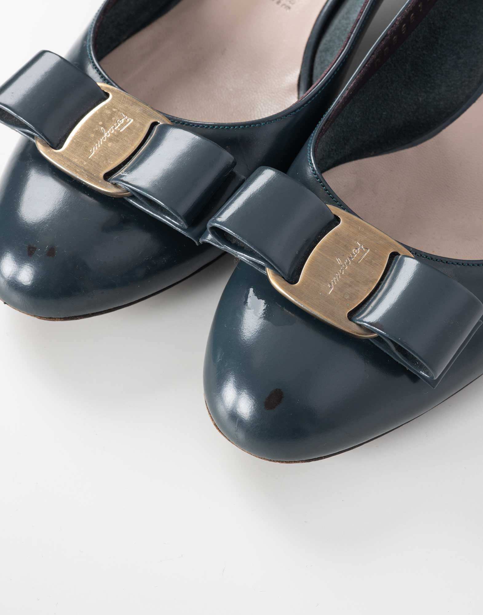 Salvatore Ferragamo - Decollete in pelle anni '80 con fiocco - immagine 6