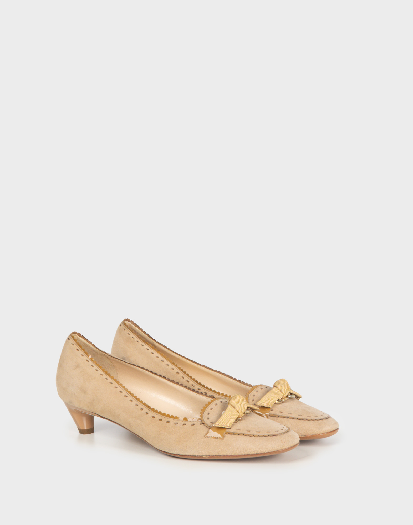Salvatore Ferragamo - 1990s beige suede shoes - Image 2