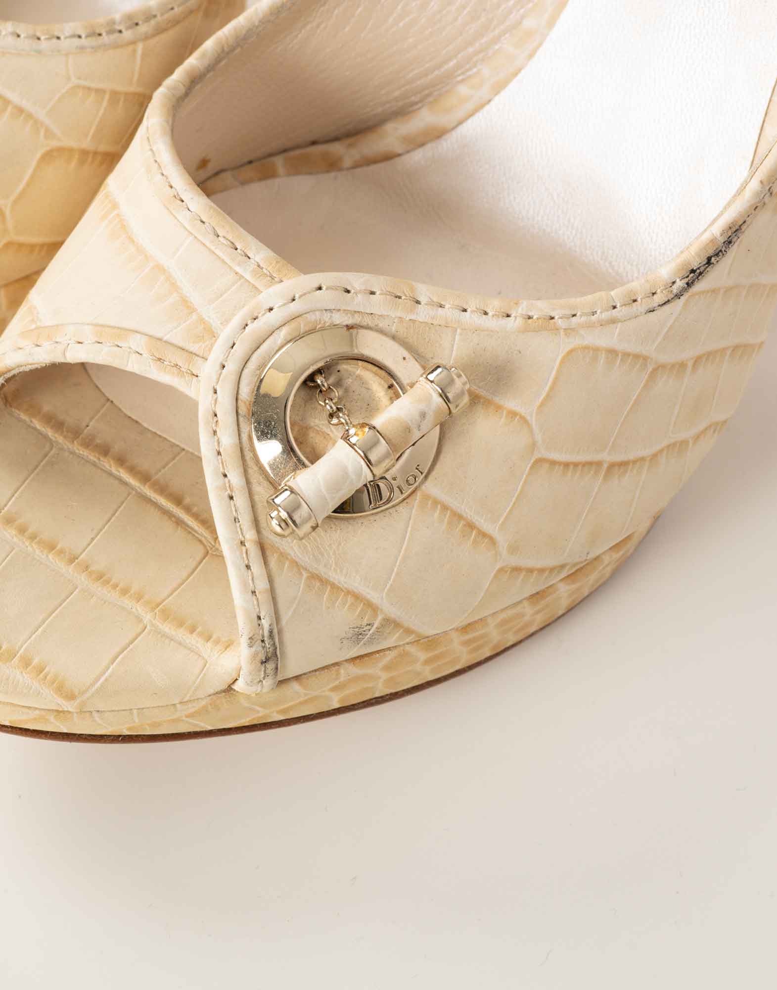 Christian Dior - Decollete beige in pelle con plateau - immagine 6