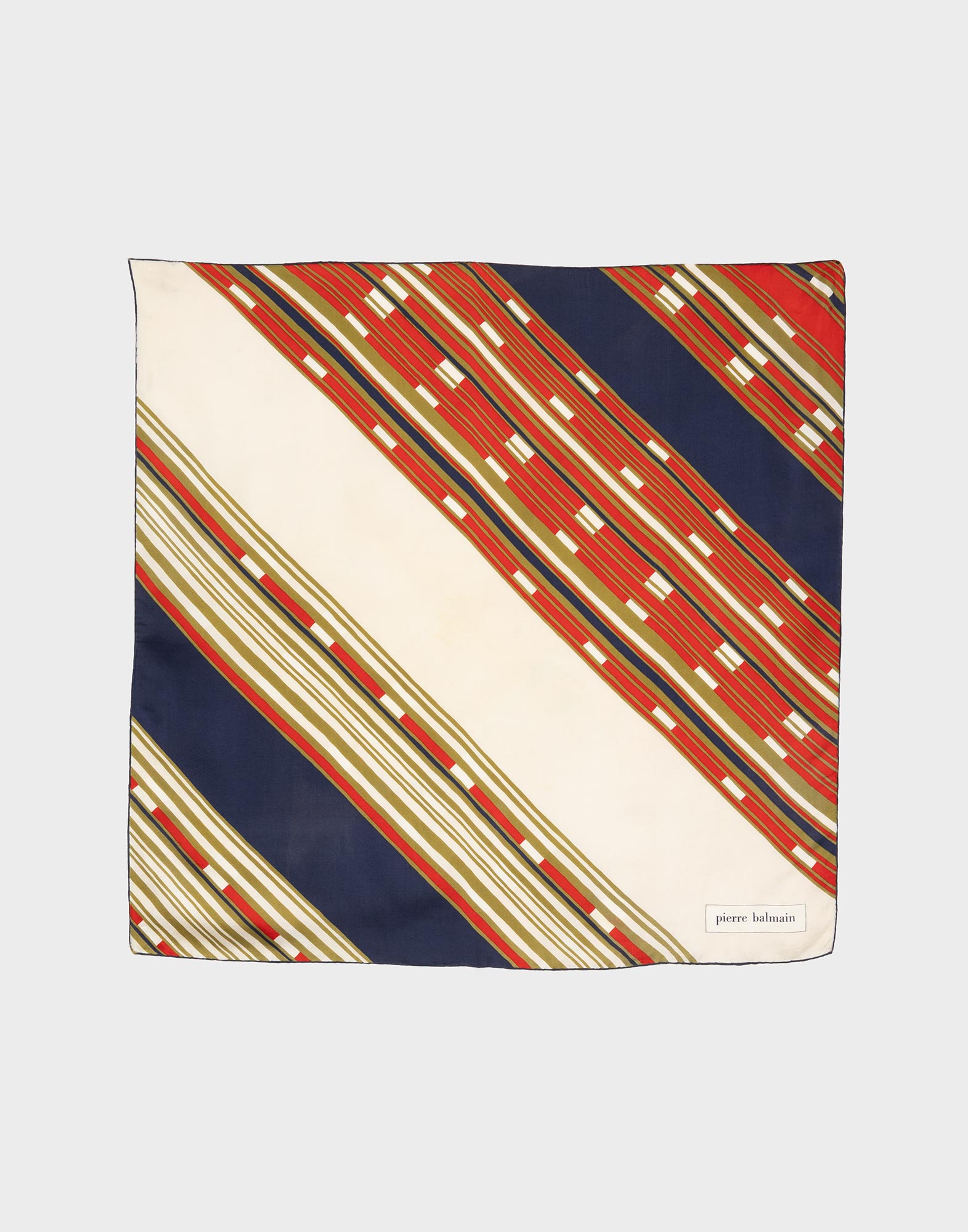 foulard pierre balmain quadrato in seta con fantasia diagonale multicolore rossa e blu