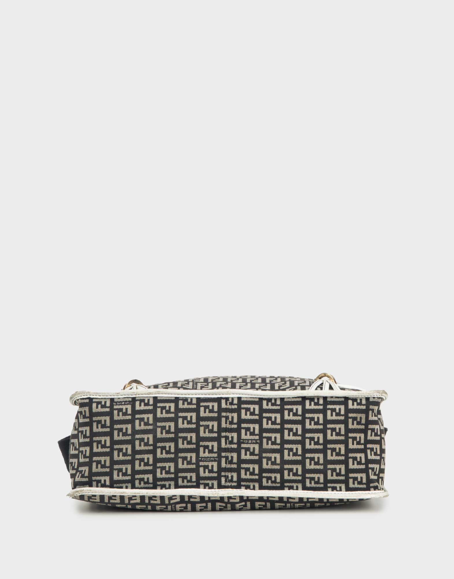 Fendi - Black monogrammed FF shoulder bag - Image 4