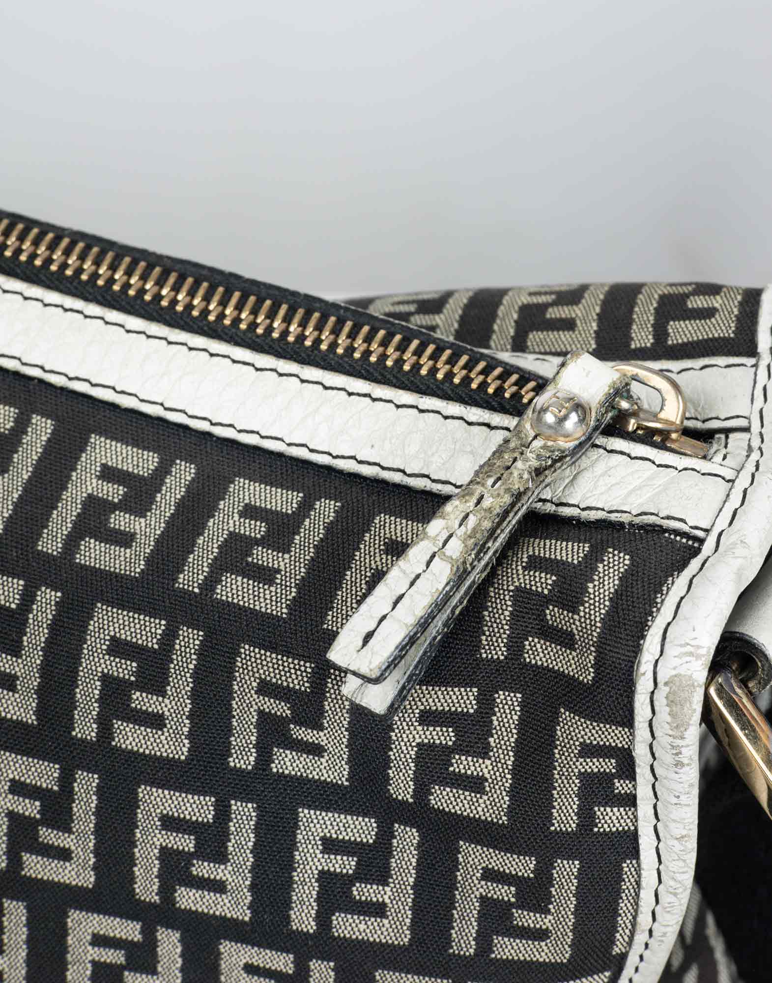 Fendi - Black monogrammed FF shoulder bag - Image 7