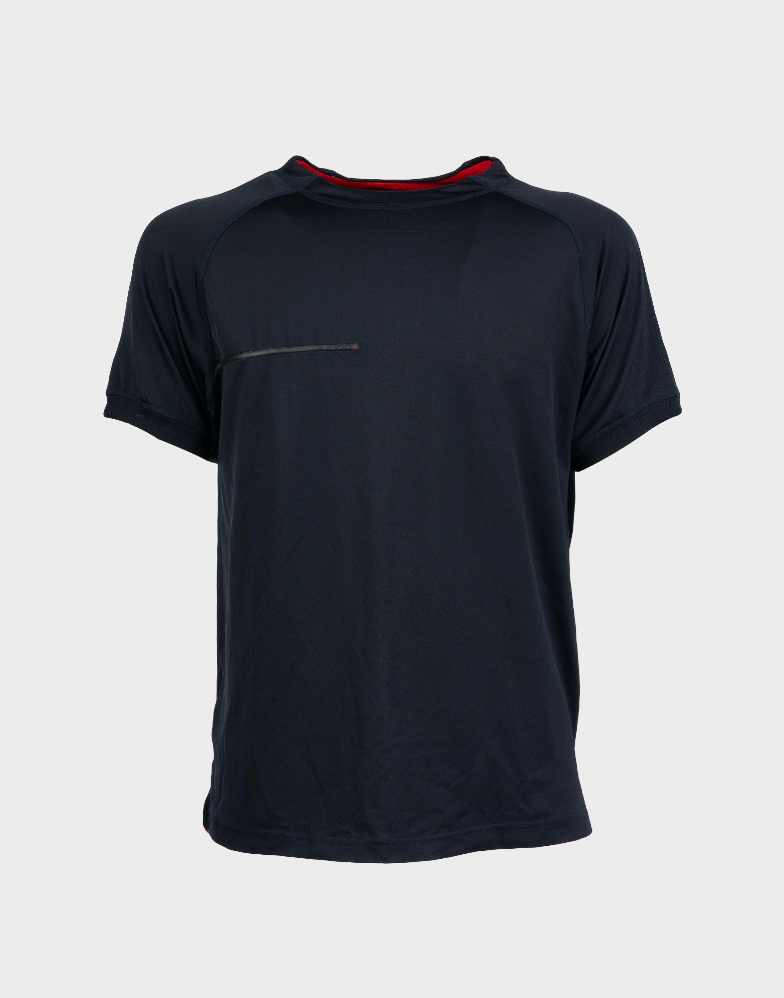 t-shirt blu da uomo in lycra a maniche corte con scollo tondo, logo prada su placchetta di plastica sul davanti