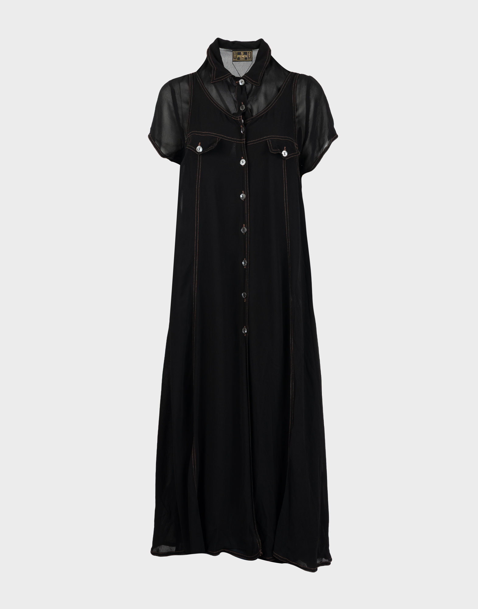 vestito chemisier nero fendi lungo fino alla caviglia, a maniche corte. Due taschini sul davanti