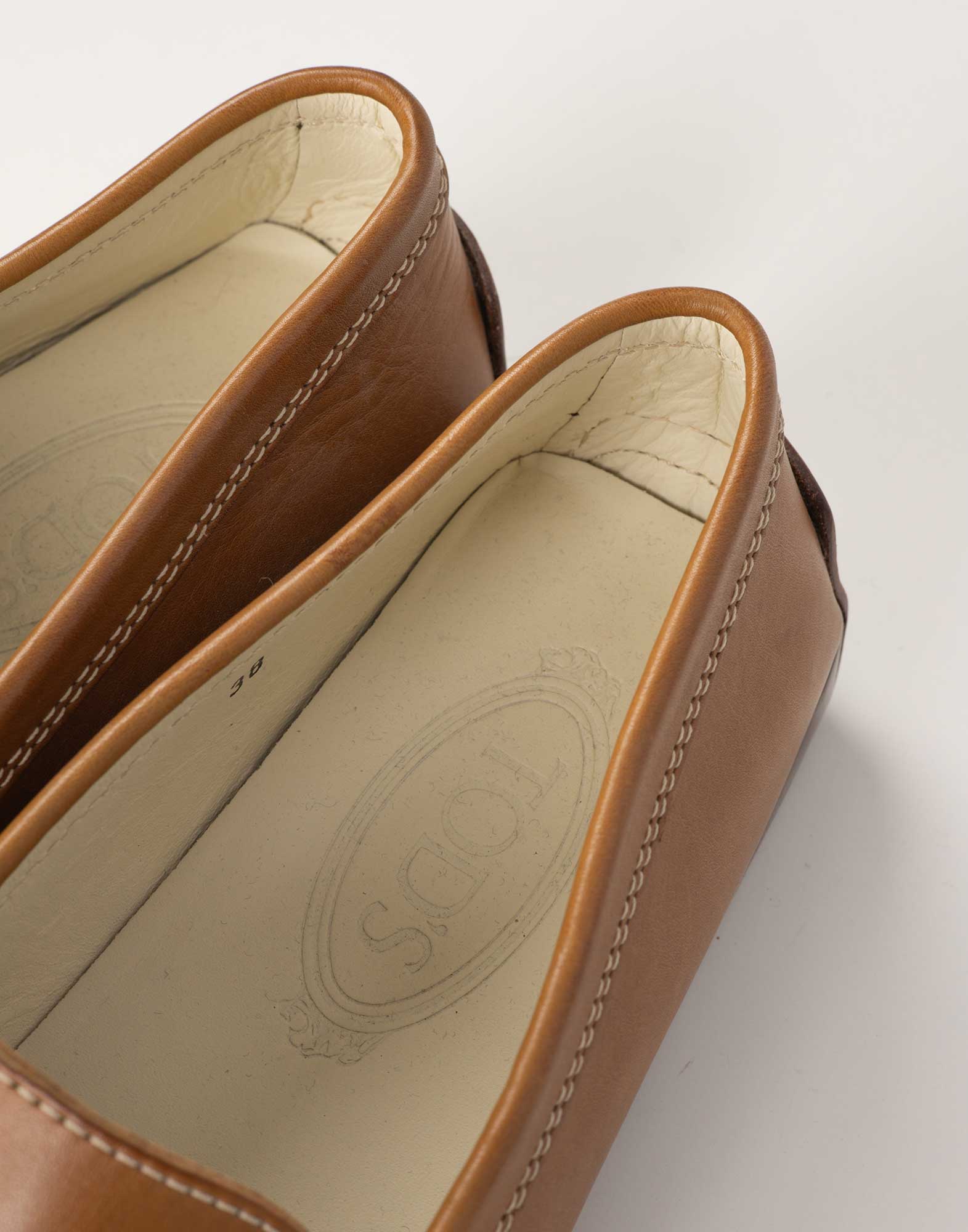 Tod's - Mocassini in pelle color cammello - immagine 6